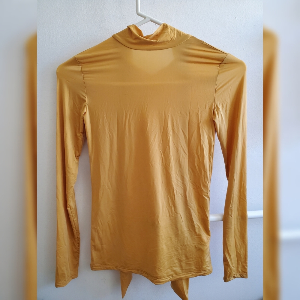 Aritzia Babaton Yellow Ochre Long Sleeve Blouse